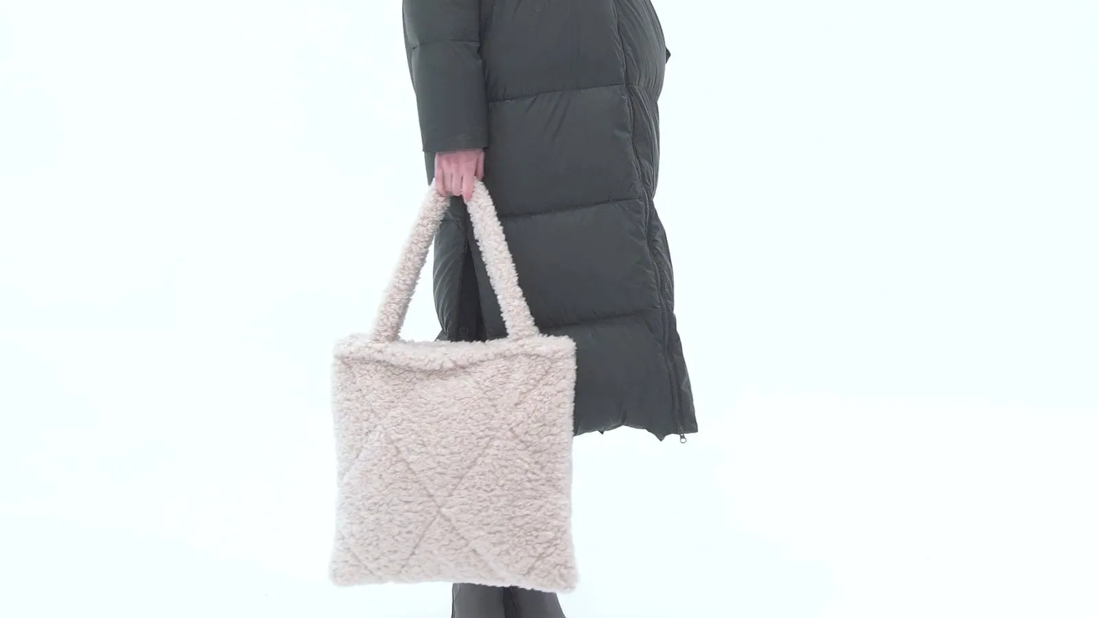 borsa_shopper_in_sherpa_4.webp Donna Bomboogie Borse & Zaini>Borsa Shopper In Sherpa